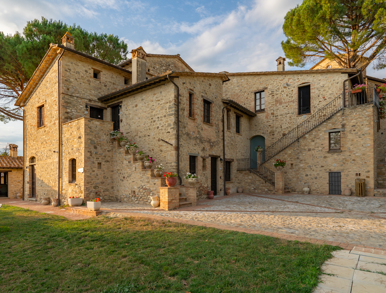 Garibaldi Hotels: ospitalità country chic con l’apertura di Borgo Pulciano in Umbria