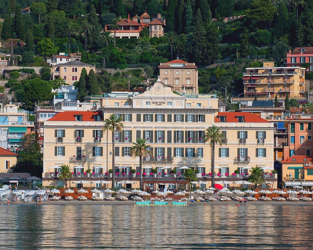 Cover Story. Una esperienza di eleganza e ospitalità: il Grand Hotel Alassio