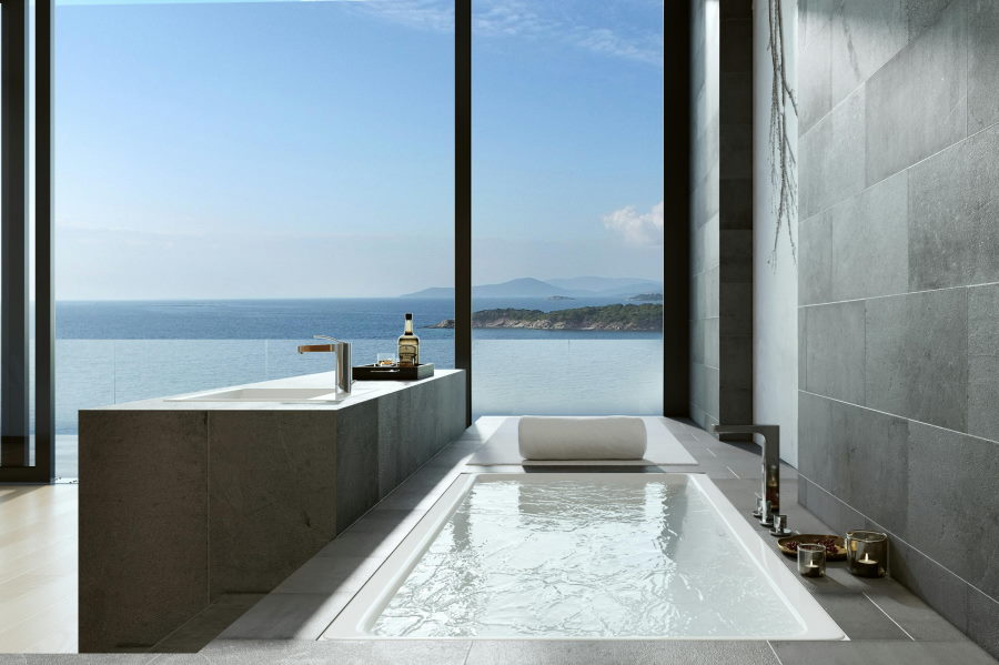 Quando il bagno diventa spettacolo… e l’ospite uno spettatore in difficoltà