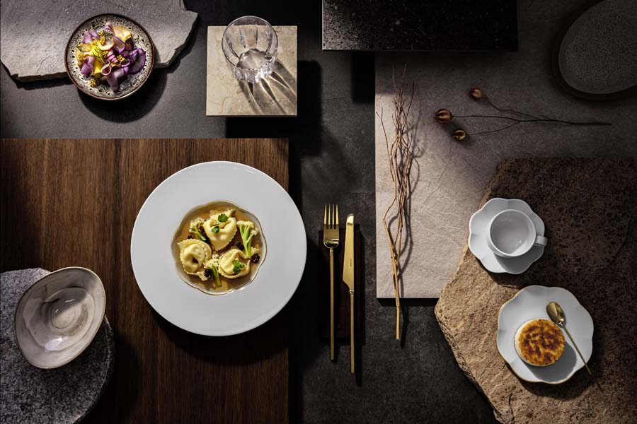 Minimalismo e narrazione al centro della mise en place contemporanea